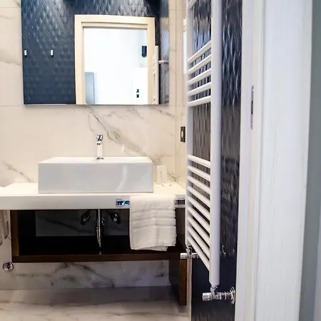 Leo's Houses Apartment